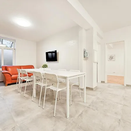 Lägenhet Tolstov - 3 , 4 And 5 - 20 Min Zur Messe Dus