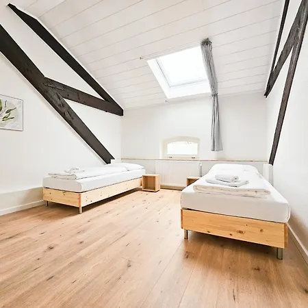 Tolstov - 3 , 4 And 5 - 20 Min Zur Messe Dus Lägenhet *