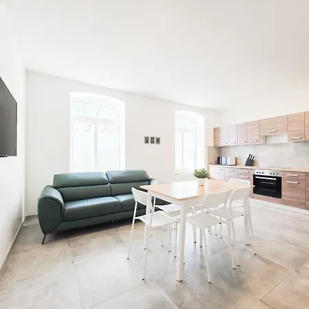 Tolstov - 3 , 4 And 5 - 20 Min Zur Messe Dus Lägenhet Willich