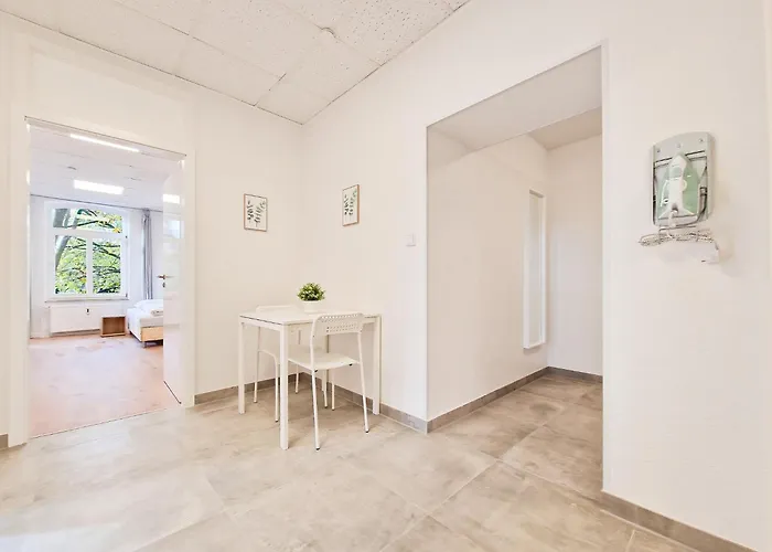 Tolstov - 3 , 4 And 5 - 20 Min Zur Messe Dus Apartament