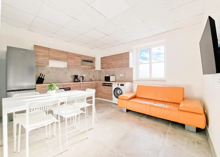 Apartament Tolstov - 3 , 4 And 5 - 20 Min Zur Messe Dus Willich