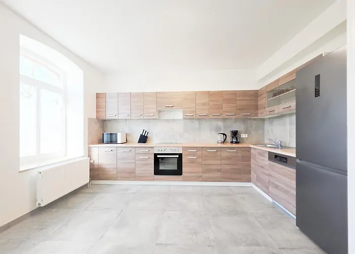 Apartament Tolstov - 3 , 4 And 5 - 20 Min Zur Messe Dus